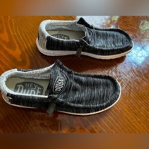 Hey Dude men’s slip on shoes